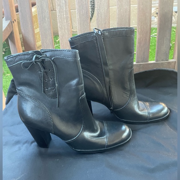 New Nine West Bredeo Leather Inside Zipper Tie Detail Hi Heel Ankle Boot 10M 10 - Picture 2 of 14